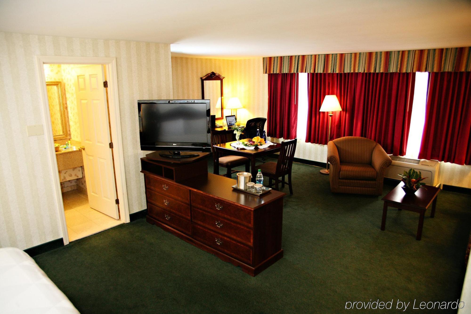 Radisson Hotel And Suites Chelmsford-Lowell ห้อง รูปภาพ